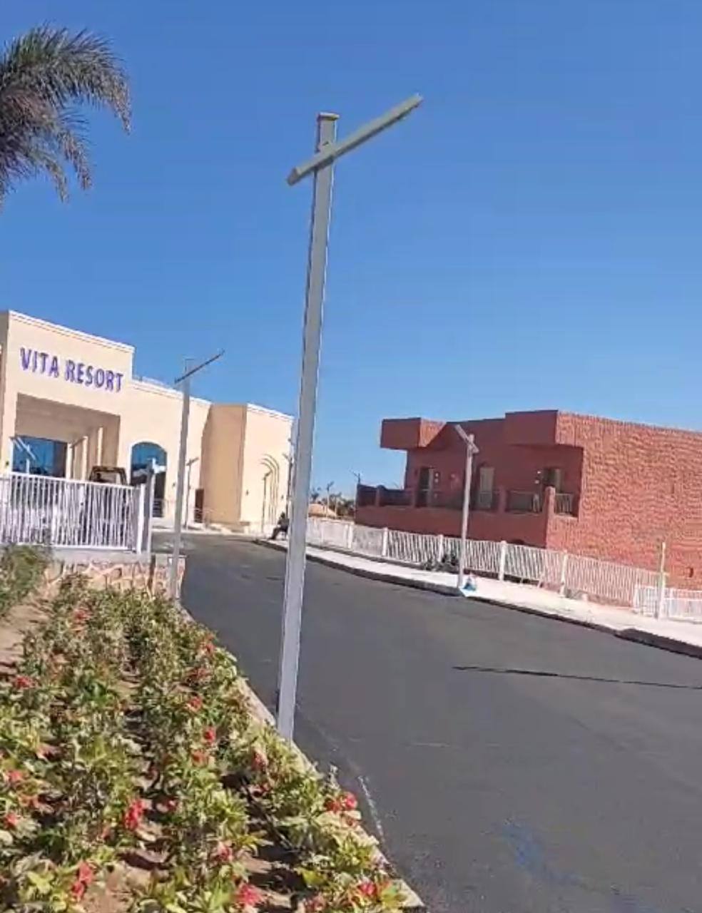 إنارة وتجهيز شوارع منتجع VITA RESORT